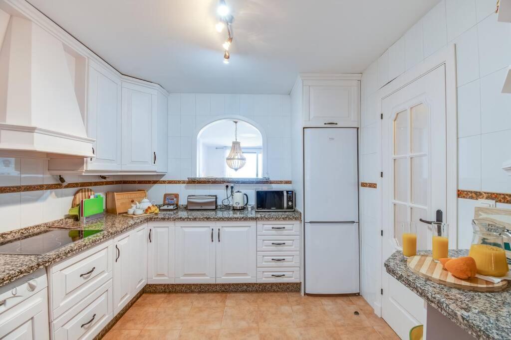 Beachfront Townhouse Estepona Dış mekan fotoğraf