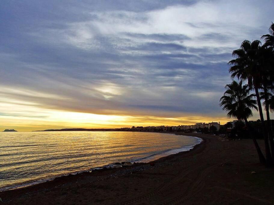 Beachfront Townhouse Estepona Dış mekan fotoğraf