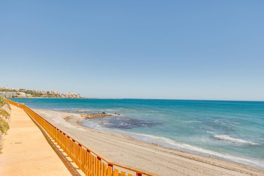 Beachfront Townhouse Estepona Dış mekan fotoğraf