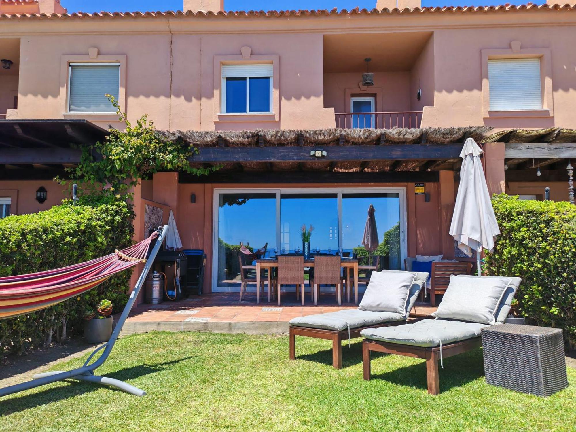 Beachfront Townhouse Estepona Dış mekan fotoğraf